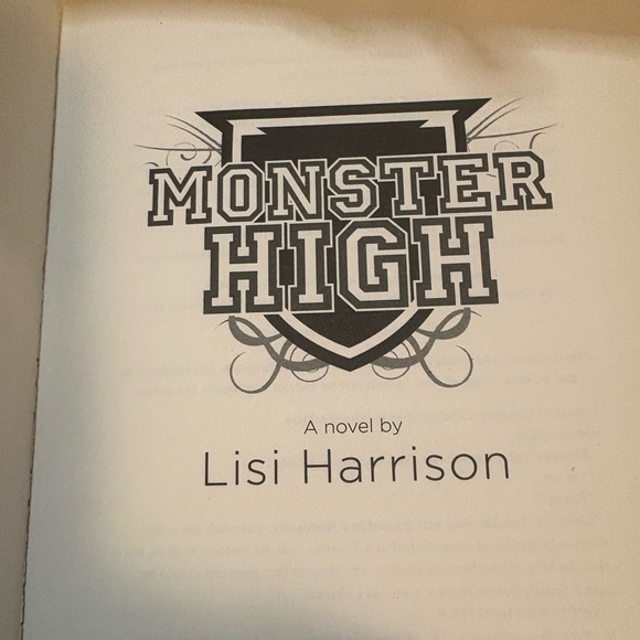 Monster High Book - Picture 4 of 4